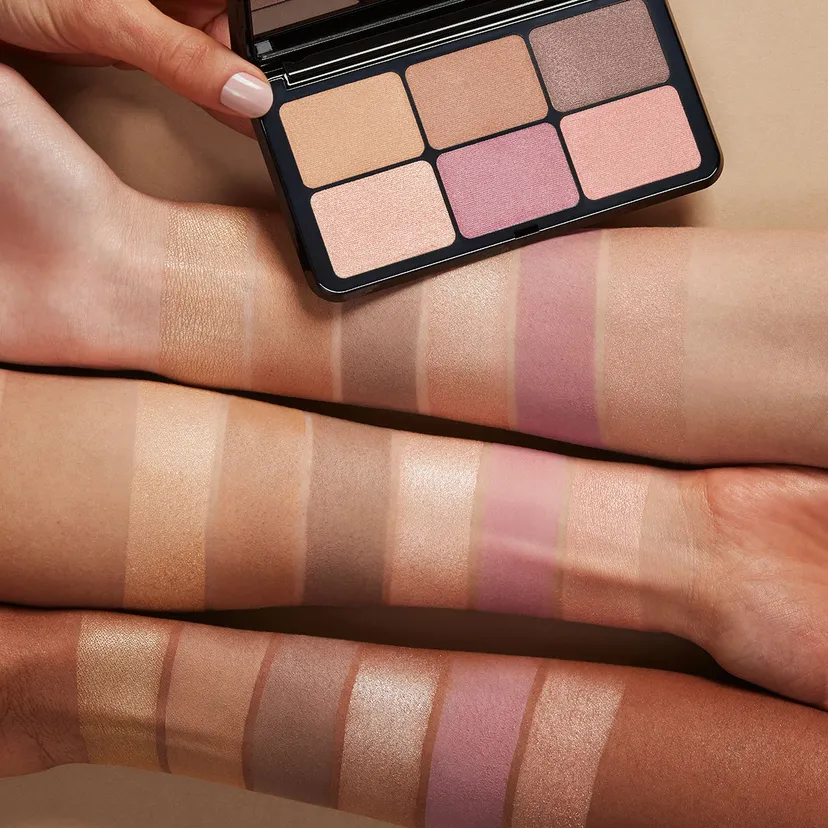 KIKO 01 IRRESISTIBLE TOTAL LOOK FACE POWDER PALETTE 15G view 3