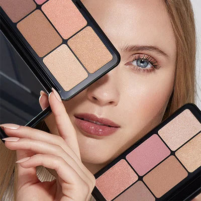 KIKO 01 IRRESISTIBLE TOTAL LOOK FACE POWDER PALETTE 15G alternate view