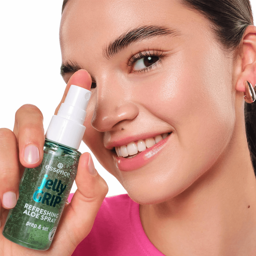 Essence Jelly Grip Refreshing Aloe Spray - 50ml view 5
